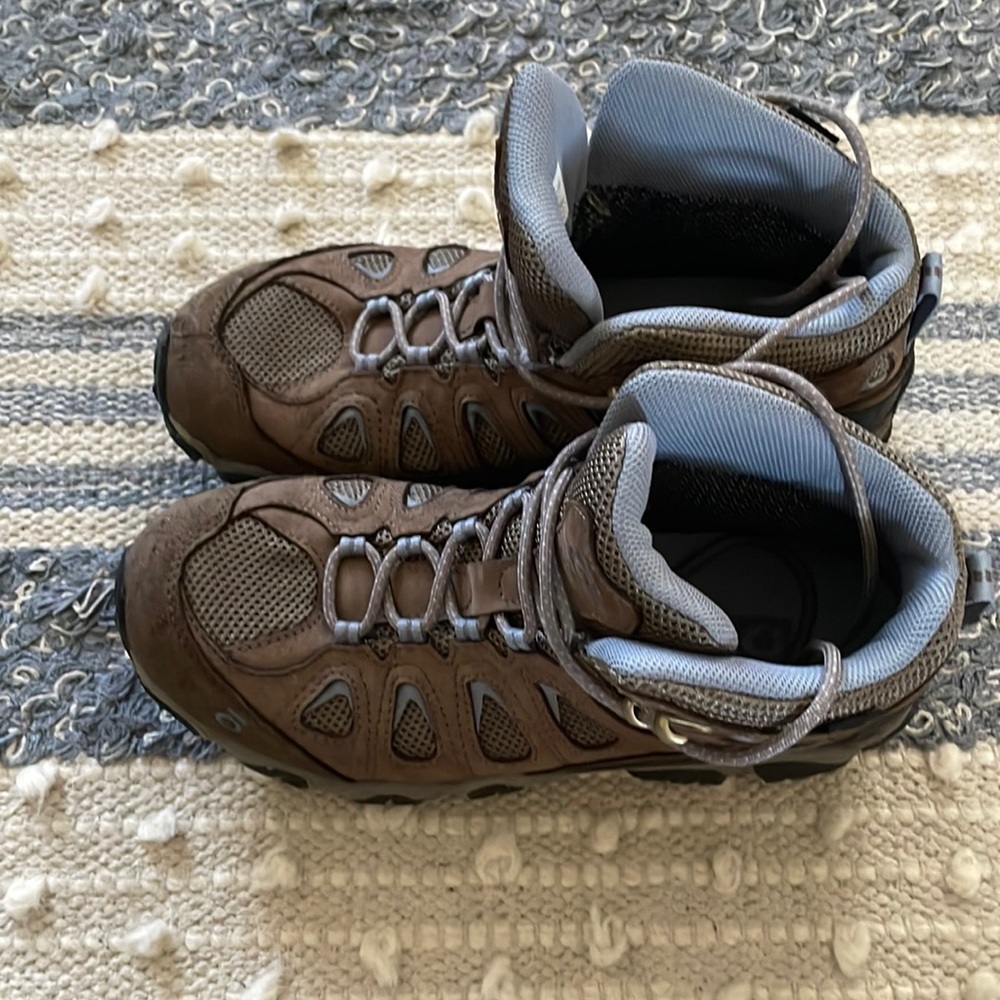 Women’s Hiking Boots size 10
Oboz mid sawtooth II